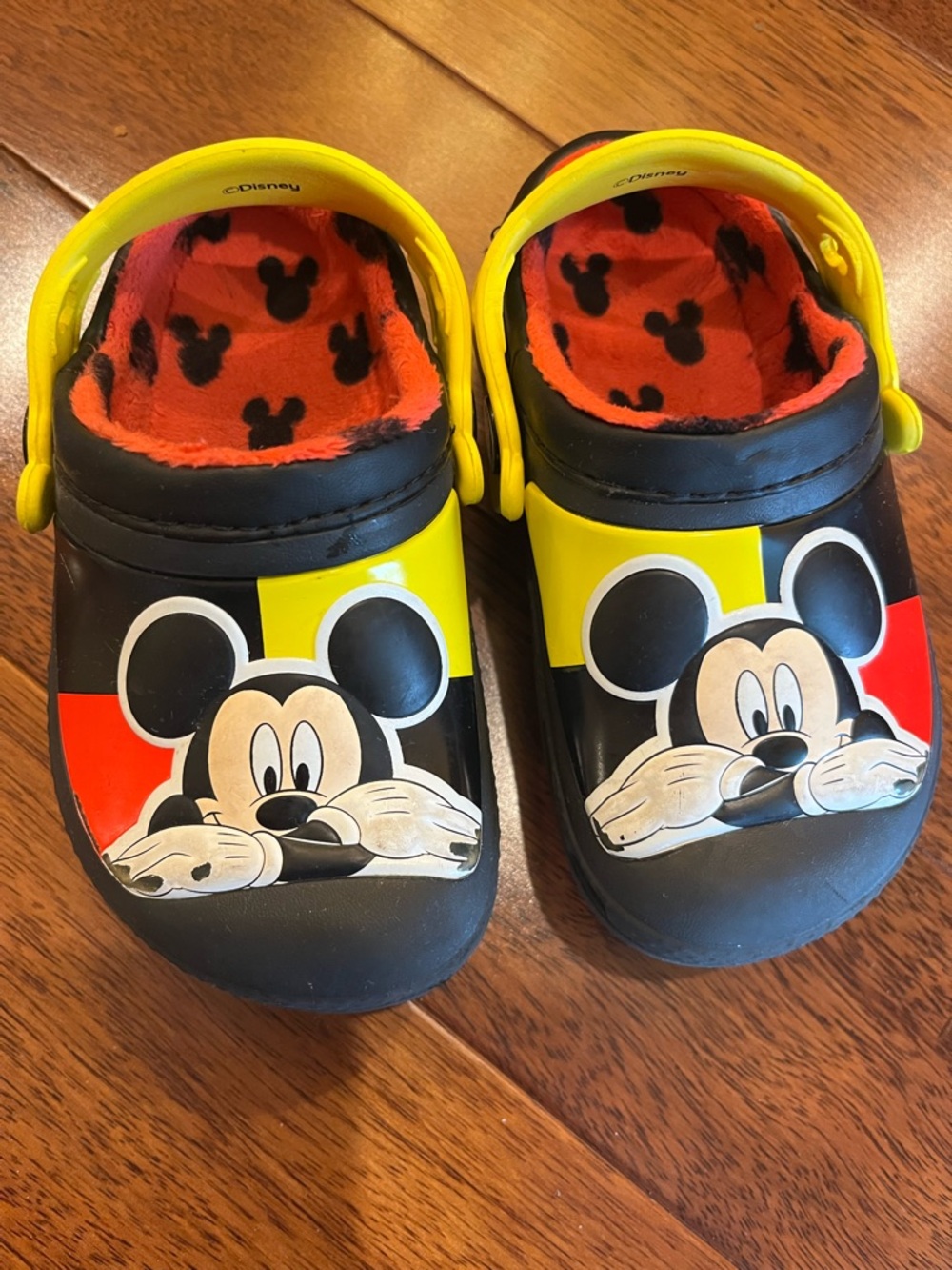 CROCS Kids Mickey Mouse Clog Shoes with liner
